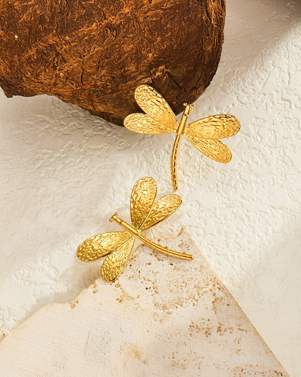 Dragonfly stud Image 3