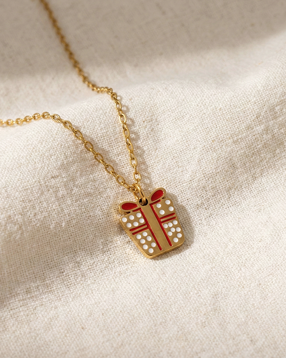 Red gift Image 2
