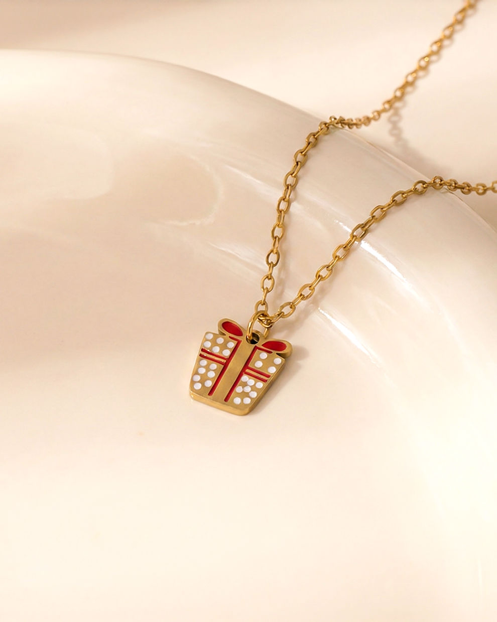 Red gift Image 3