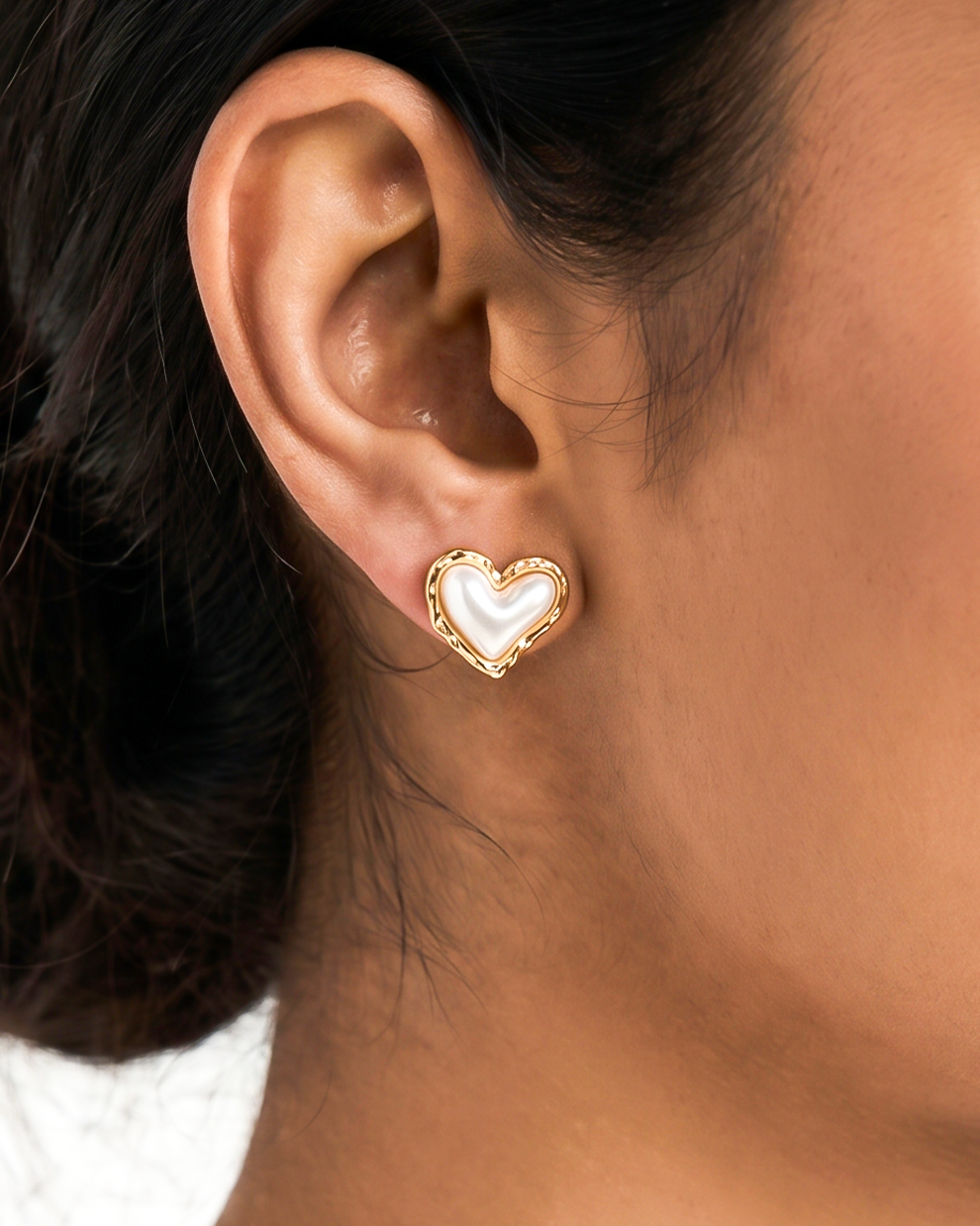 Pearl heart earstud Image 4