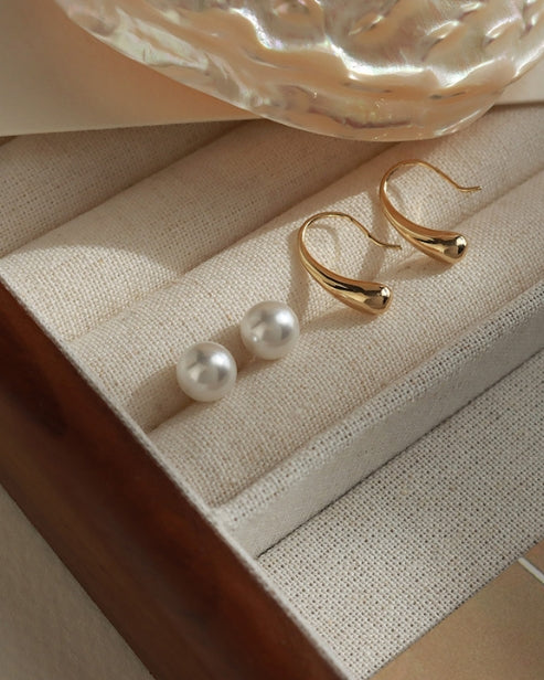Elowen Pearl Hoop Image 3