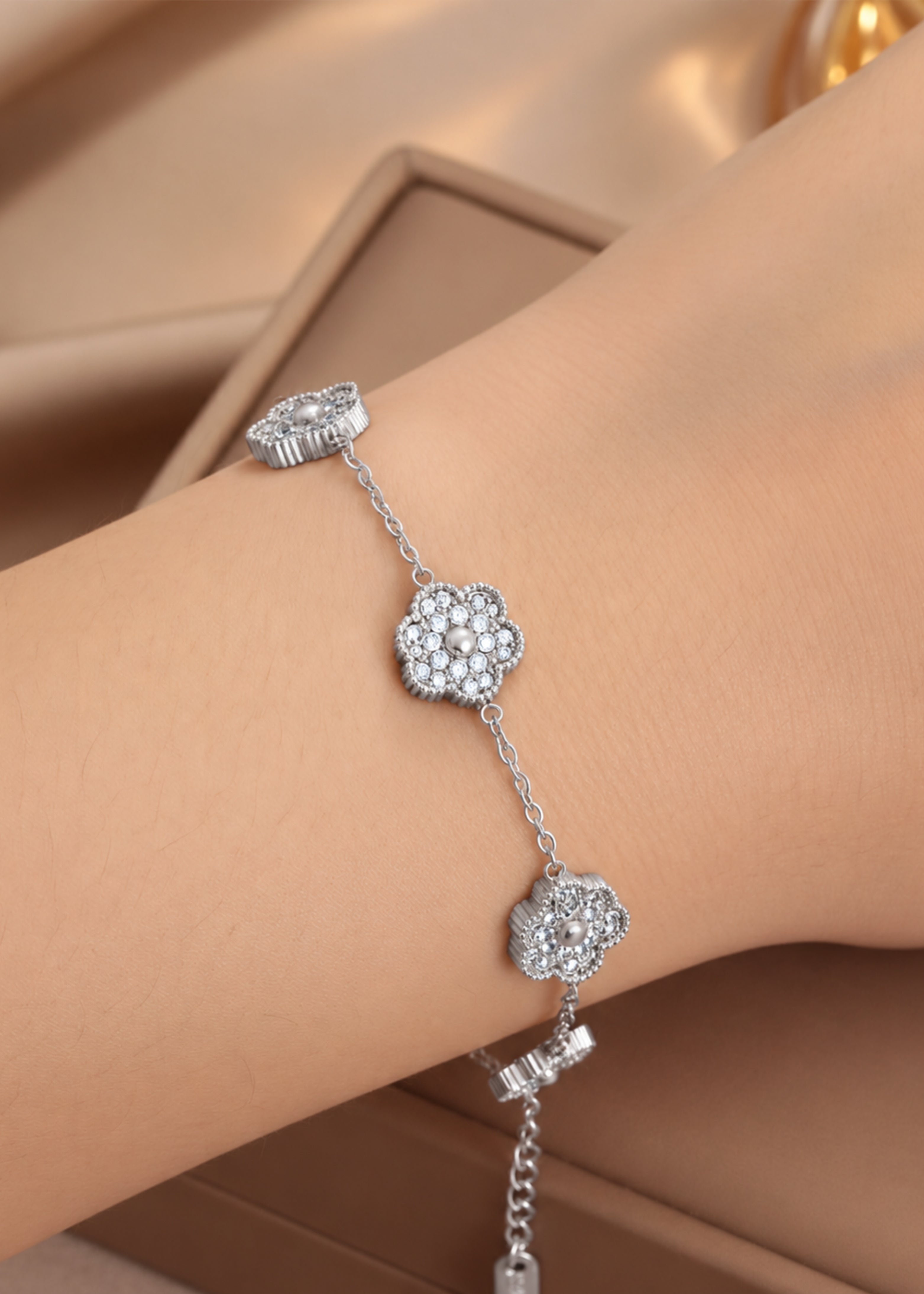 Zinnia Silver Image 2